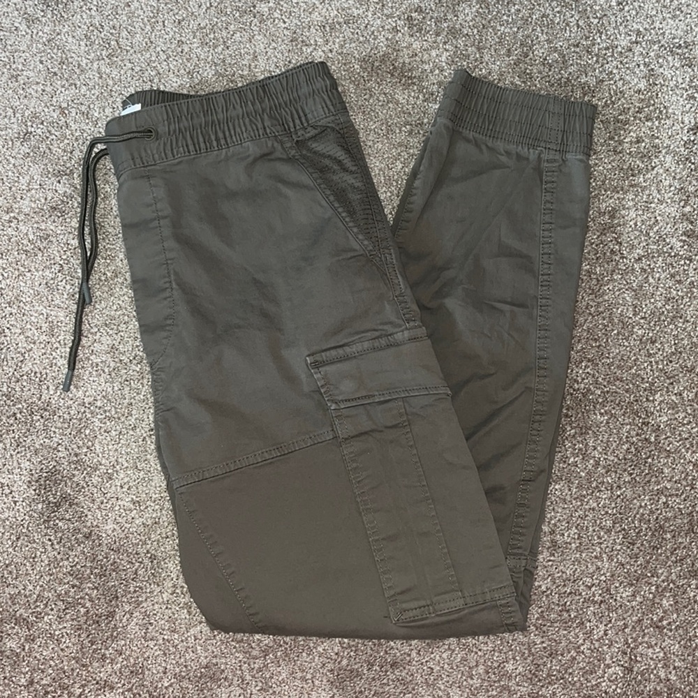 H & M sage green cargo joggers